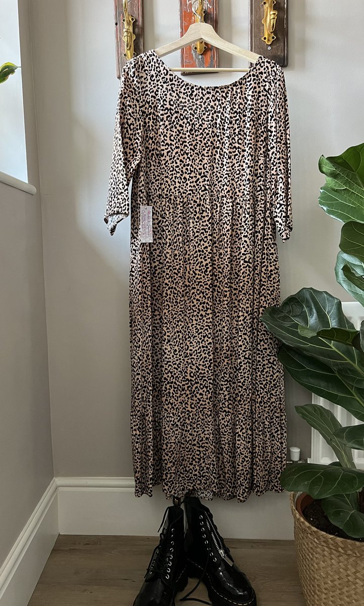 violetandgraci1's tweet photo. AW22 🍁❄️ #handmade #clothing #ClothingBrand #violetandgracious #slowfashion #boutique #slowfashionbrand #buylesswearmore #dress #smockdress #leopard #fashion #aw22 https://t.co/kY98RshluE