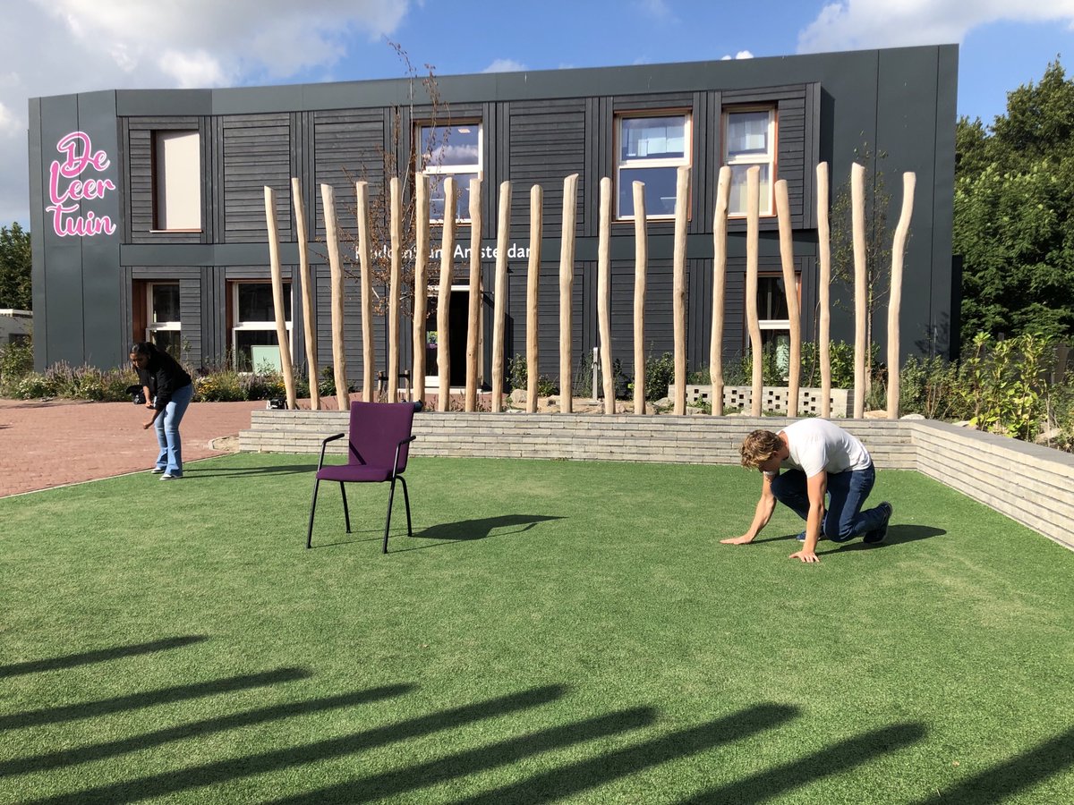 School De Leertuin doet een Mocca-CmK #CultuureducatieLab met cultuurpartner Grote Broer. Ze trapten af met een teamtraining van dramadocent Ruben. Directeur Hanife Sak: ‘Het was echt een succes.’ Dit najaar start een teamlid van De Leertuin ook met de ICC-cursus van Mocca. #CmK