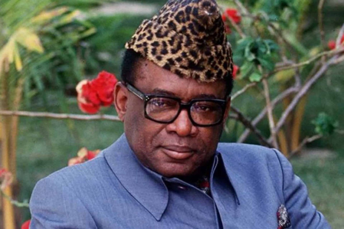 TopCongo's tweet photo. Que peut-il être fait pour réhabiliter la mémoire du Maréchal Mobutu avant le retour de sa dépouille mortelle en #RDC,
comme le demande sa veuve Mama #Bobi_Ladawa?
@Presidence_RDC @AssembleeN_RDC @NzangaMobutu #RDC #DRC https://t.co/MDaV9wCsOw