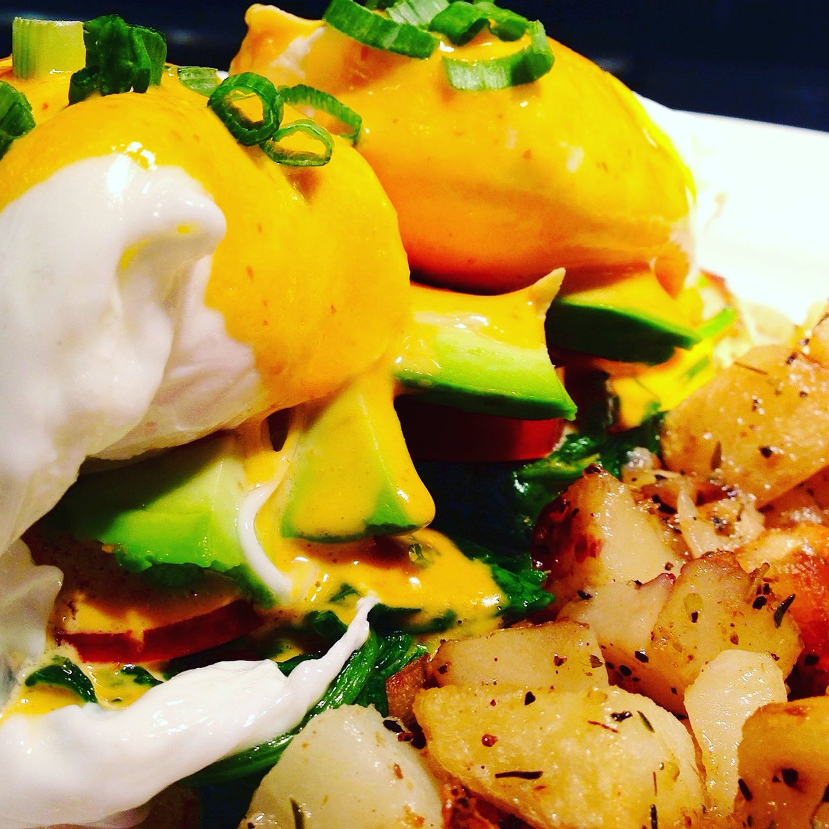 KanelaCafe's tweet photo. This is what #mondaymotivation looks like. 
.
.
.
.
.
#happymonday #breakfast #brunch #benedict #eggs #potatoes #eat #eatsomething #mostimportantmealoftheday #chicago #chicagofood #chicagoeats #brunchclub #breakfastclub https://t.co/5eNKsHpI3x