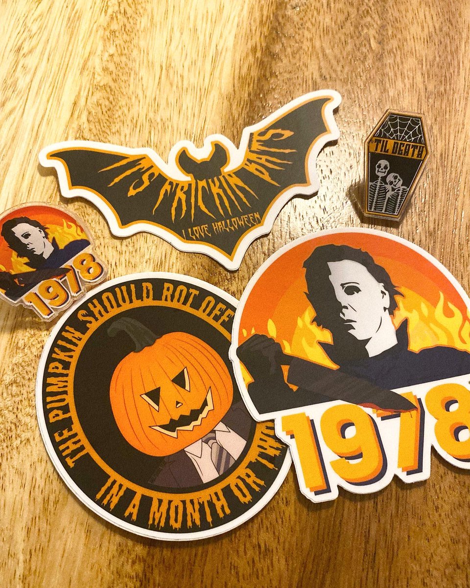 wolfskulltees's tweet photo. Less than 50 days til Halloween. You ready? 🔪

https://t.co/ZYqzdiHieZ https://t.co/xh2iNlsIrr
