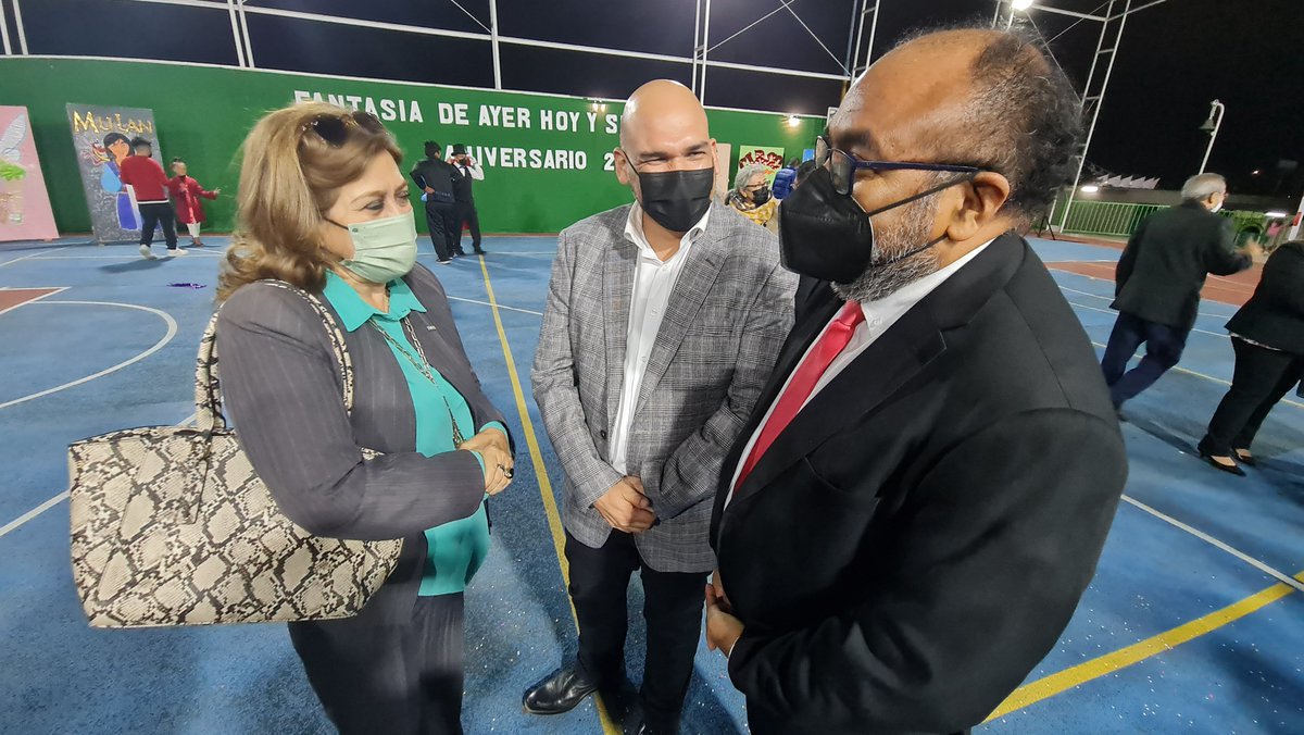 edu__iquique's tweet photo. 🥳 El Colegio República de Italia cumplió 86 años y el #SLEPIquique fue parte de la celebración con su comunidad educativa ¡Felicidades por la destacada gala de conmemoración! 🥳

#SLEPIquiqueEnTerreno
#Iquique
#SLEPIquiqueEnComunidad https://t.co/4SrfoUfLeR