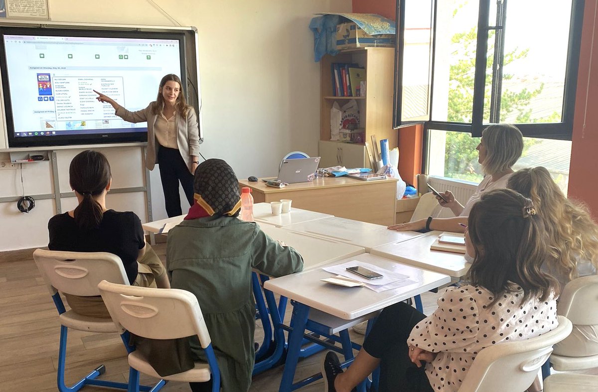 Globedteam's tweet image. Raz Plus’ın gelişmiş özellikleri ile tüm öğrenci aktivitelerinizi genel kullanım, ödev tamamlama ve beceri bazlı olarak raporlayabilirsiniz.📊🌟
#Globed #GlobedTeam #LearningAZ #RazPlus