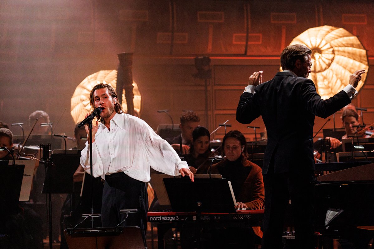 TENMusicGroup's tweet photo. .@BenjyIngrosso performed at 2 sold out shows with Kungliga Filharmoniska Orkestern (the Royal Stockholm Philharmonic Orchestra) this weekend at Konserthuset 🎵 (📷: Yanan Li) https://t.co/21KVDKWFTV