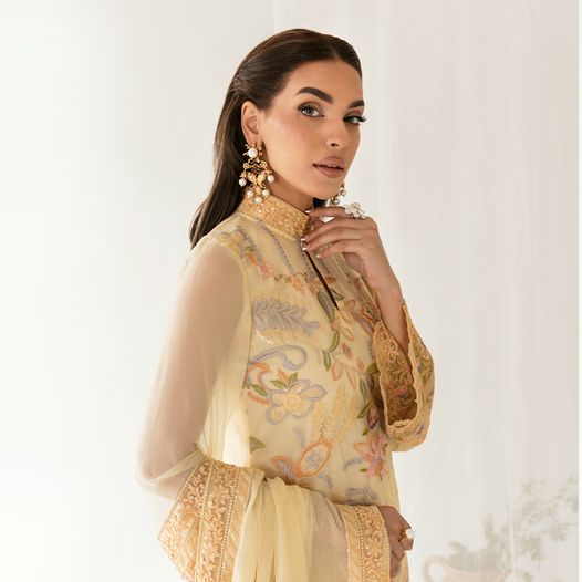 KhasOfficial's tweet photo. Narrate your style story with grace, confidence, and beauty with our Signature Collection Nigar e Khas!
Book your orders now.

Shop now from Khas: https://t.co/cIfrJv0cpH

#khasstores #khasfashion  #chiffon #Luxerychiffon #chiffoncollection #pret #trending #summervibesonly🌴 https://t.co/EfWLF01CGO