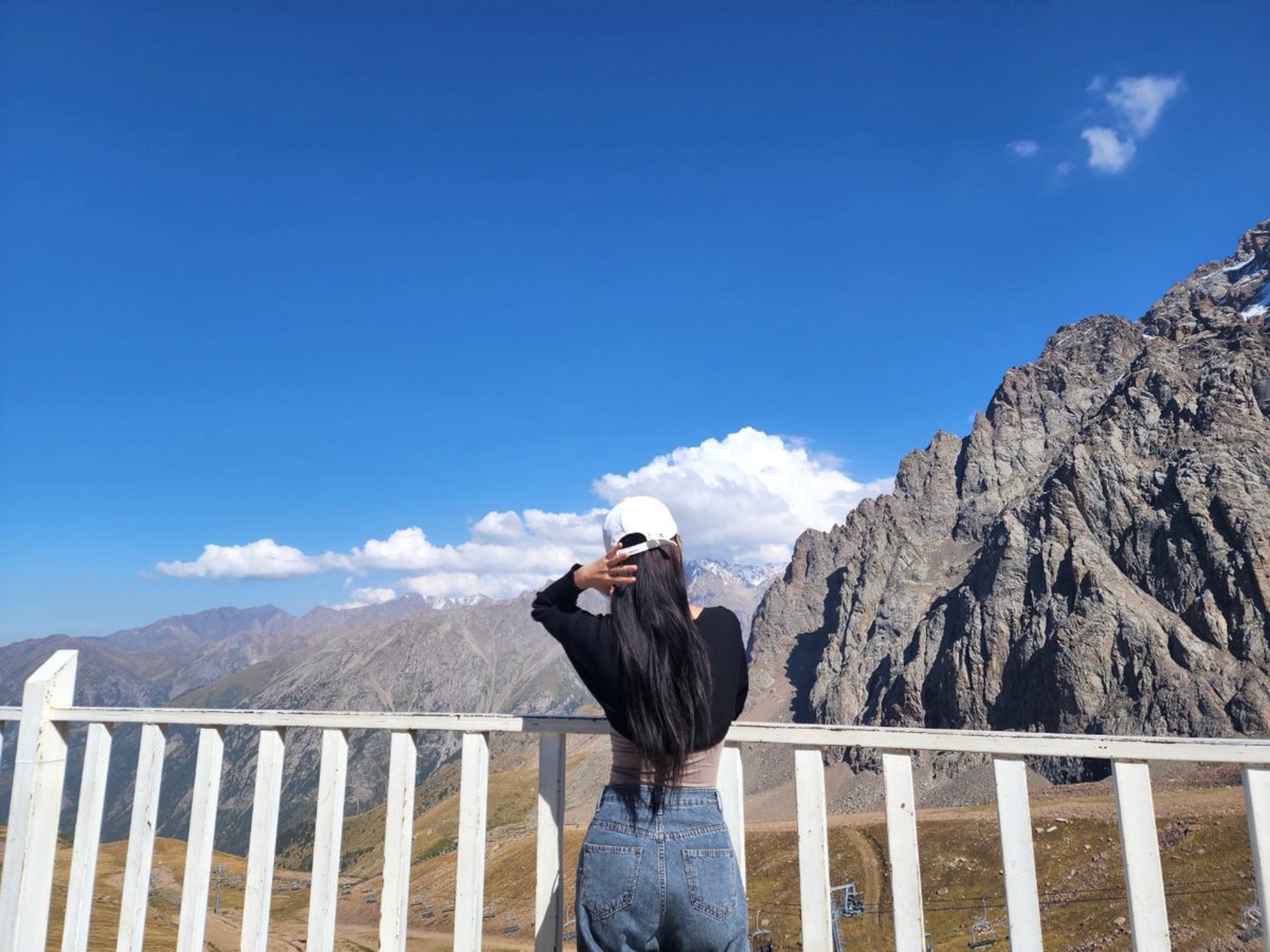 sihyeonpic's tweet photo. weverse update https://t.co/iX76vvcKhb