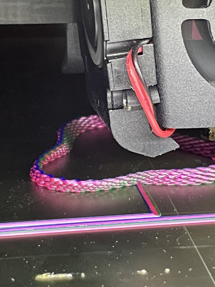 airking78's tweet photo. First Print  #FullControlXYZ with @ReprapperTech 3 in 1 Color Filament https://t.co/io7xWvdeZ3