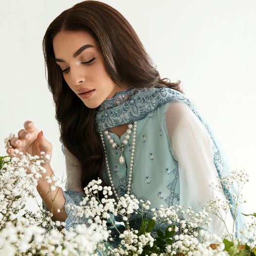 KhasOfficial's tweet photo. Narrate your style story with grace, confidence, and beauty with our Signature Collection Nigar e Khas!
Book your orders now.
Shop now from Khas:  https://t.co/cIfrJv0Kff
#khasstores #khasfashion  #chiffon #Luxerychiffon #chiffoncollection  #pret #trending #summervibesonly🌴 https://t.co/RwPP9OA4aq