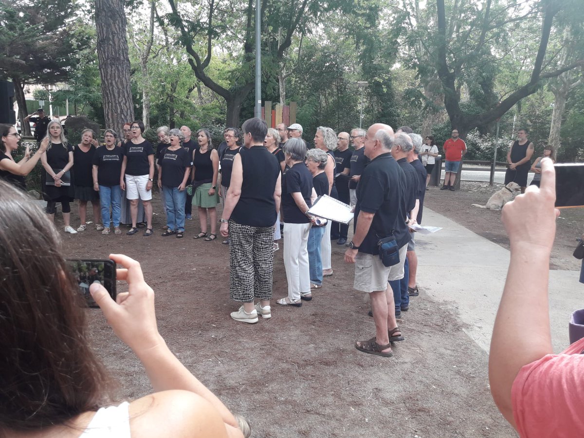 agcccat's tweet photo. Com cada any hem participat amb una cantada a l’acte institucional organitzat per l’Ajuntament de Cardedeu @ajcardedeu #11desetembre2022 #diadanacionaldecatalunya2022 #elcantdelasenyera @coralcardedeu #cardedeu https://t.co/NlF936R0QE
