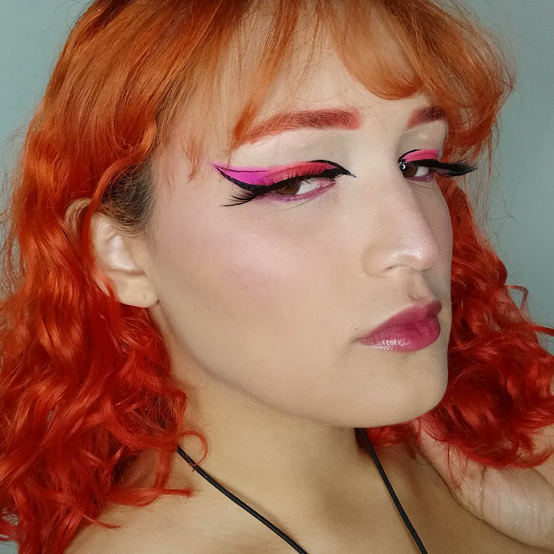 namisul_'s tweet photo. 💓🖤

•

Follow for more @namisul_ (◍•ᴗ•◍)✧*

°

#makeup #makeupartist #makeupbrasil #gifts #tiktok #fypシ #artist #anime #cosplayer #brasil #venezuela #makeupvenezuela  #soymuavzla #review #tatcha #podermua #colorpopcosmetics #brasil🇧🇷  #maquiagemperfeita #otaku https://t.co/JVzXNyKdTY