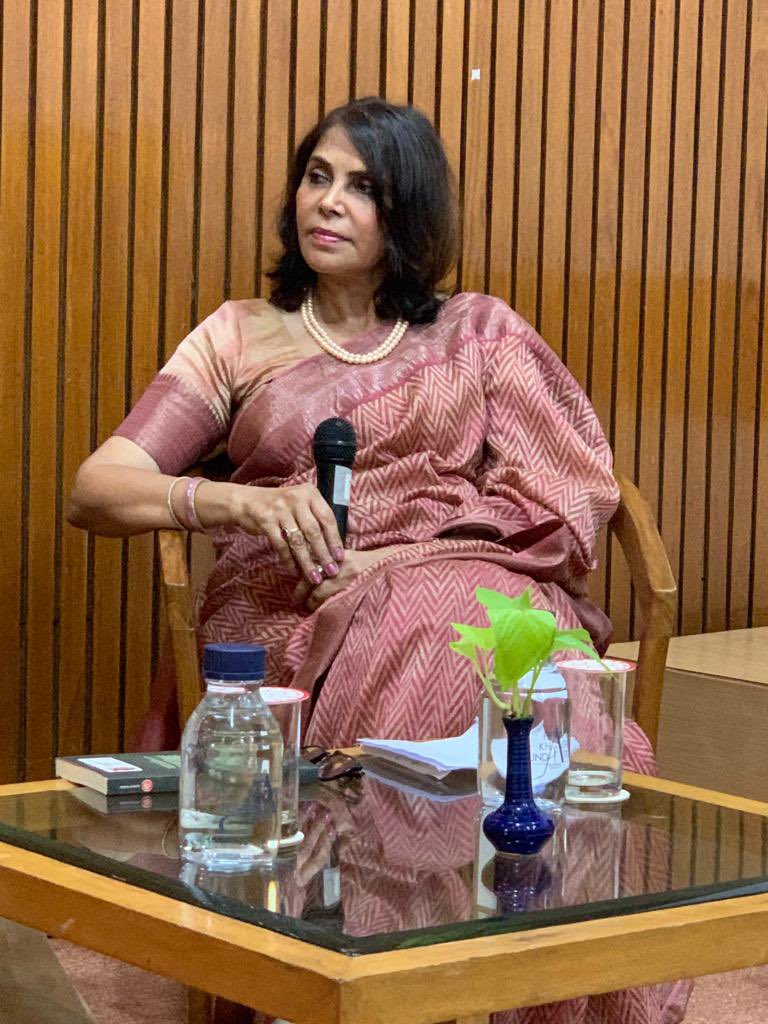 FoundationPK's tweet photo. कलम दिल्ली में प्रख्यात लेखिका प्रत्यशा सिन्हा हुईं शामिल | लखनऊ से पहुंचीं, अहसास वूमेन कनक रेखा चौहान ने की बातचीत | #कलम @Kalam_North

@prats9 @Kanakrekha @JagranNews @ehsaaswomen @dnrkdalmia https://t.co/Vdz6XC8XgH