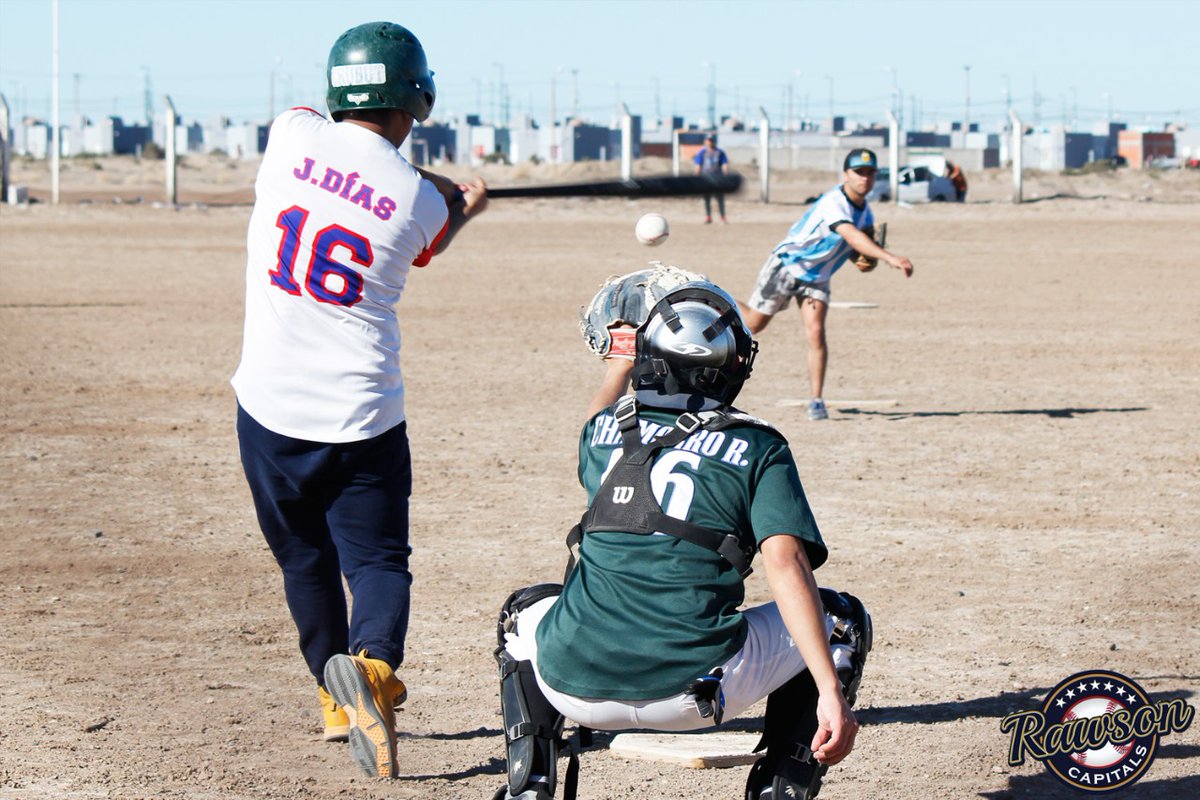 rawsonbeisbol's tweet photo. Hermoso domingo de Béisbol en Rawson junto a nuestros amigos de los Caribeños de Trelew. https://t.co/fQbNh2CaGn