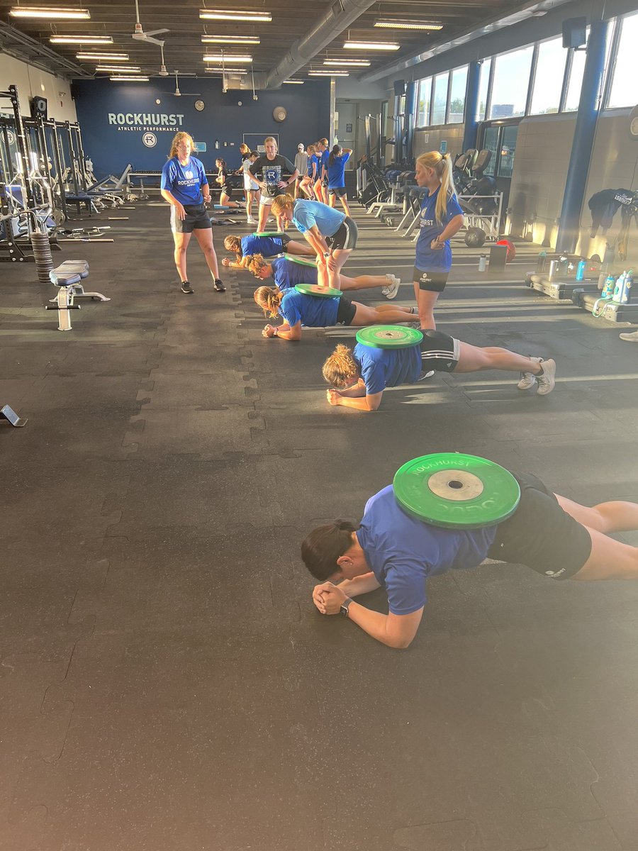 <a href="/RockUSoftball/">Rockhurst Softball</a> getting after it on this fine Monday morning! 🥎🐦 #rocku