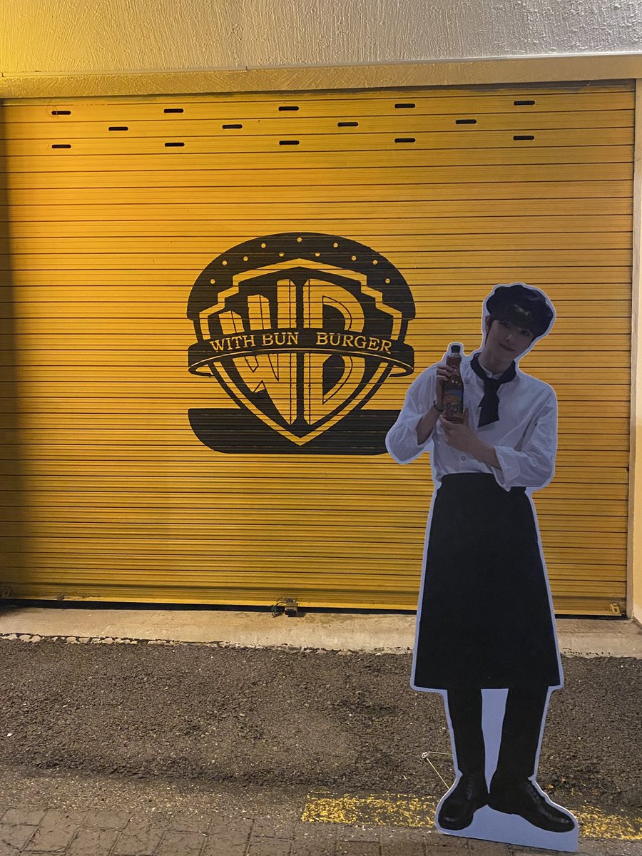 jw_first_'s tweet photo. 숑탄절짱 햄버거짱 쫄짱 이 세명 재회 너무 기쁘다. 🥹

#자_찍어_치즈버거
#I_WANTANDLOVEYOU_MORE https://t.co/v1G4IAgBbm