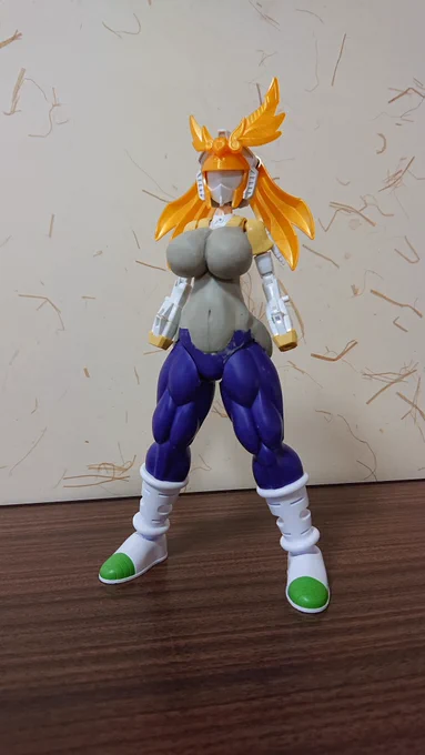 #あなたのプラモの製作から完成まで見せて下さい1.マッチョな男性プラモの下半身を拝借します2.美少女プラモの上半身とロボヘッドを合体3.コレでもかとパテを盛ります4.  筆   塗   り 