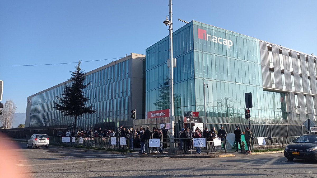 chanchofenix's tweet image. #Inacap en huelga de profesores y administrativos, vamos por esas mejoras sustanciales. #sinade #huelgainacap #Rancagua