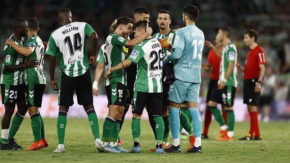 AlexMoreno's tweet photo. Victoria importante, seguimos sumando en casa! Ahora a pensar en la Europa League! Vamos Betis!💚🥰 https://t.co/vVtelyrnF7