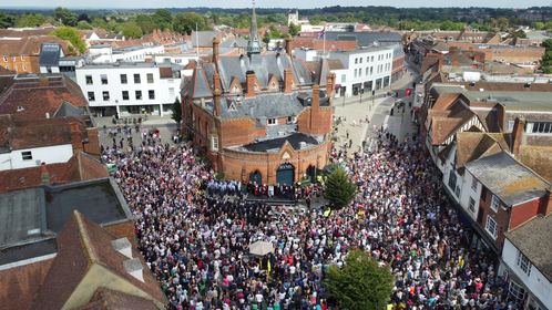 Wokingham_TC's tweet photo. Thank you to everyone who joined us in the Market Place yesterday for Wokingham's proclamation.  

We were overwhelmed by the number of people that came; a momentous occasion which we all felt very proud to be a part of. https://t.co/S6HDtiyXdx