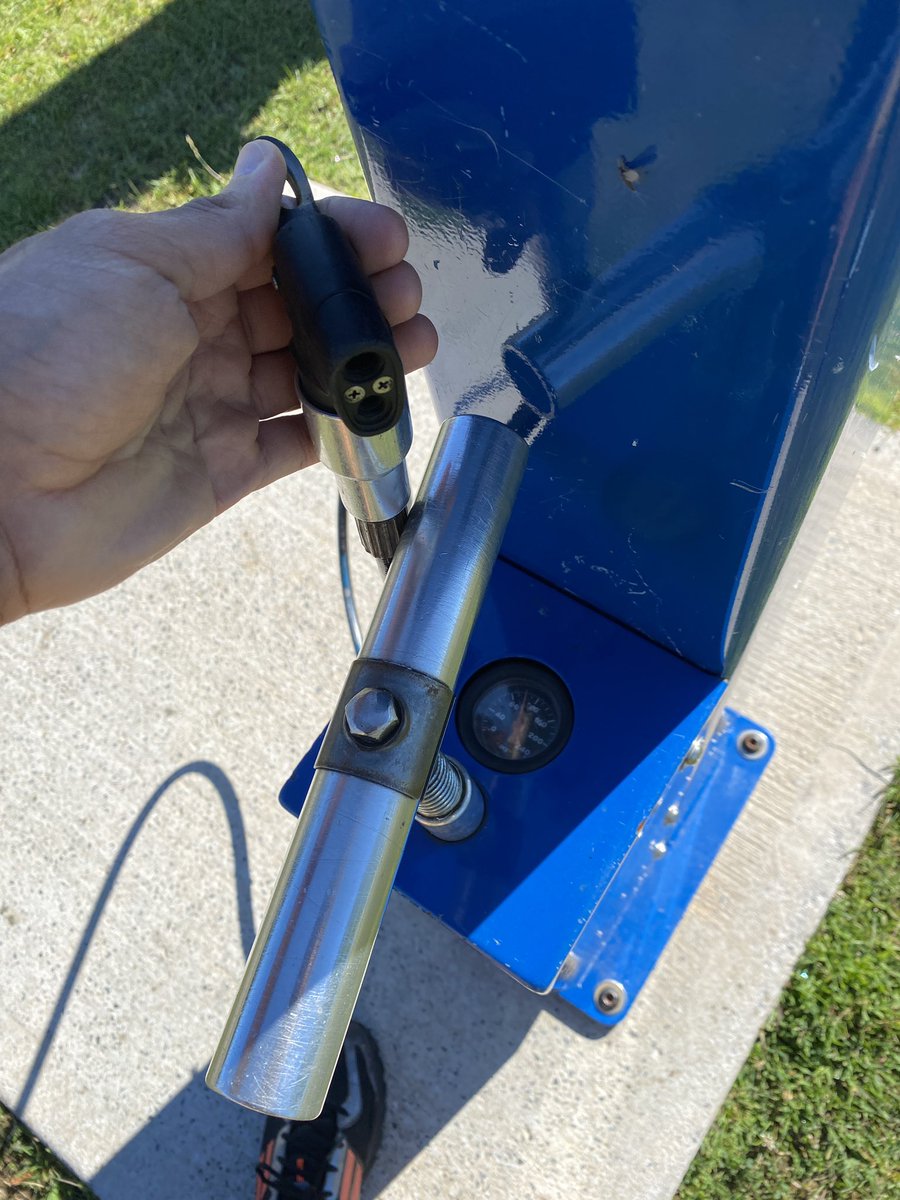 GeldaKrishna's tweet photo. Hi @CamGuthrie, do you know if we can get bike pump/repair infrastructure, like this, set up along our Guelph routes? 

We came across these unique stations around Gatineau, QC. https://t.co/jlF4rQIARq