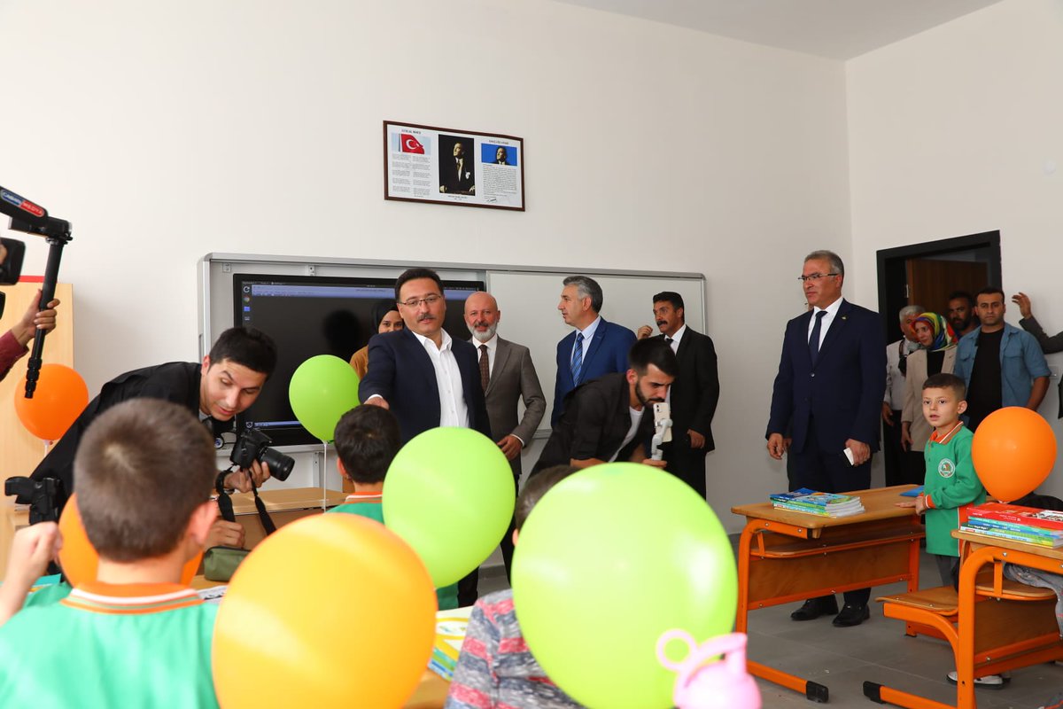 Vali Çiçek, "Öğrencilerinizin Hayatlarına Dokunun"

➡️kayseri.gov.tr/vali-cicek-ogr…