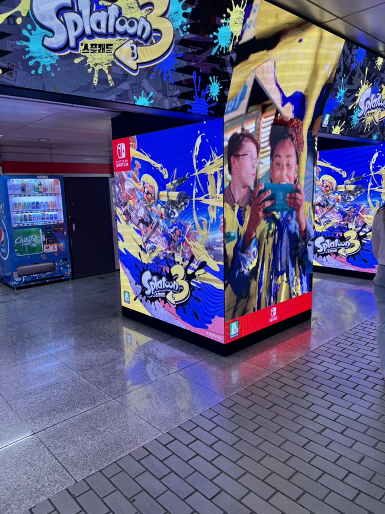 PokemonLisa1995's tweet photo. #Splatoon3 Ad in Korean Subway Station https://t.co/00ZAbILUWh