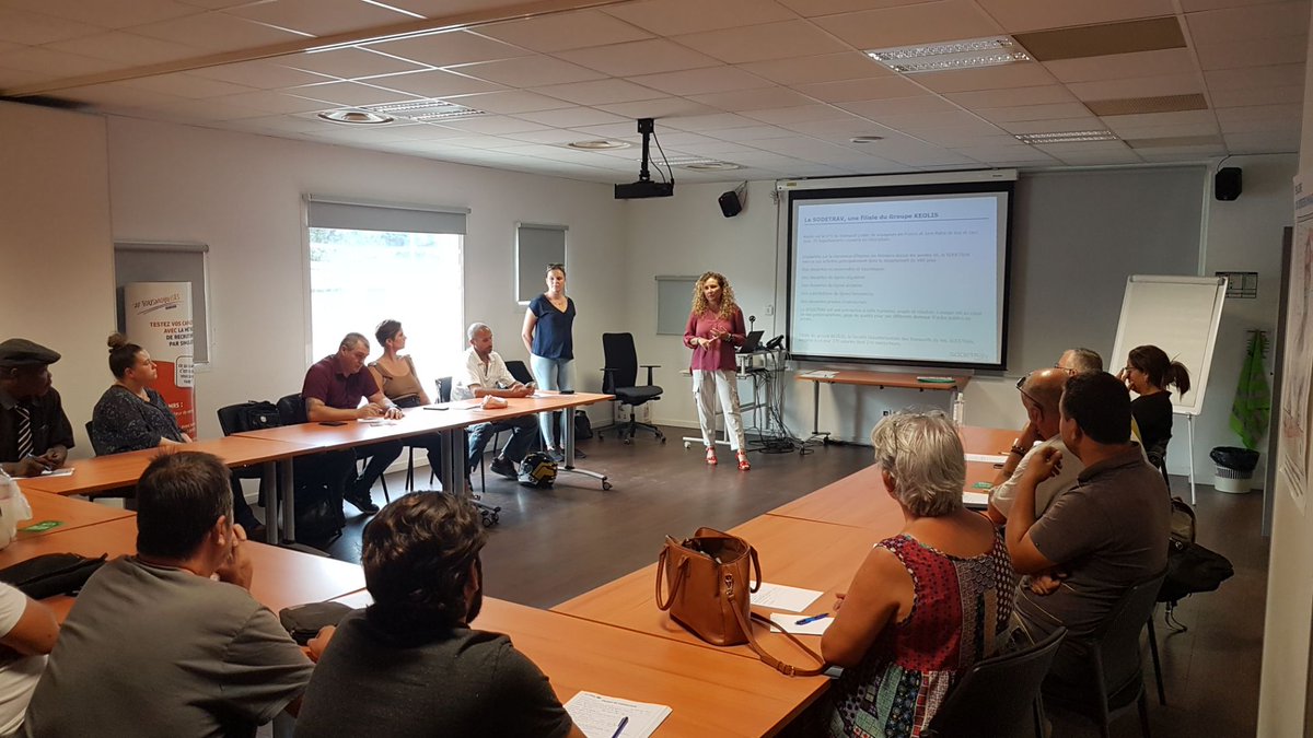 Recrutement Sodetrav cogolin 👉 Adapter les compétences de #candidats au poste de conducteur de bus 🚌 avec l'acquisition du TP transport de voyageurs. Participation de 1️⃣5️⃣ personnes à la réunion animée par la #Sodetrav, l'@aftral et #poleemploiGolfedeSaintTropez
