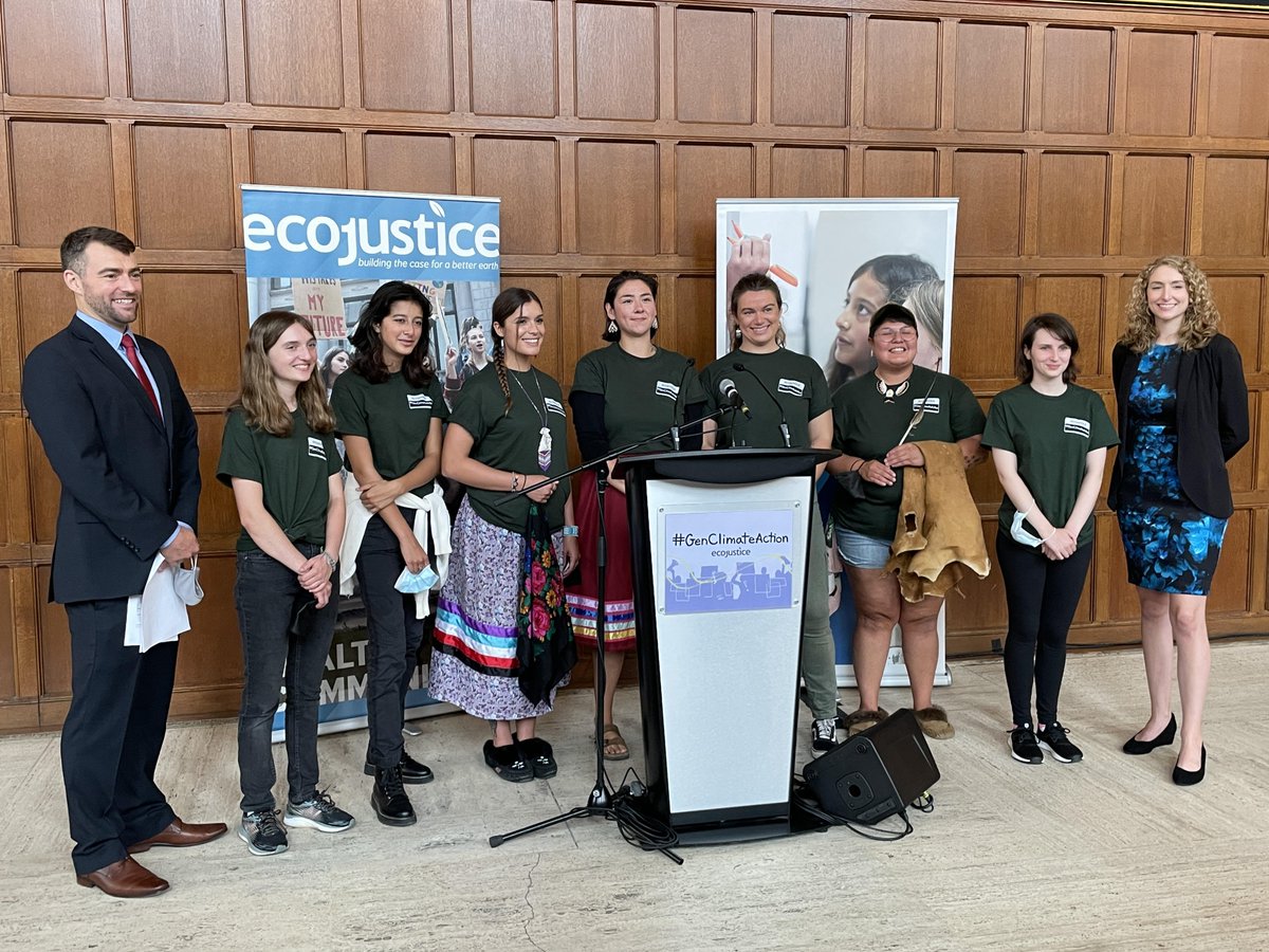 lepage_yanick's tweet photo. Les 7 plaignants, âgés de 15 à 27 ans, sont représentés par 4 avocats, dont 2 de l'organisme @ecojustice_ca. https://t.co/mOF6PVOzxO