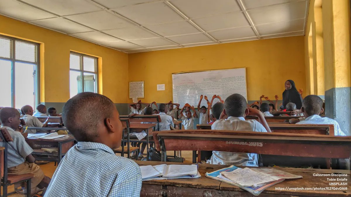 K4D_info's tweet photo. How can #education be used as a mechanism to address #ClimateChange? ☀️ 

In this report, @RachFitz_ &amp; Helen West (@EdDevTrust) look at the evidence from low &amp; middle income countries:👉 https://t.co/GbwNSbW9pU 

@CCE_research @OfficeClimate https://t.co/GAGttLSTSq
