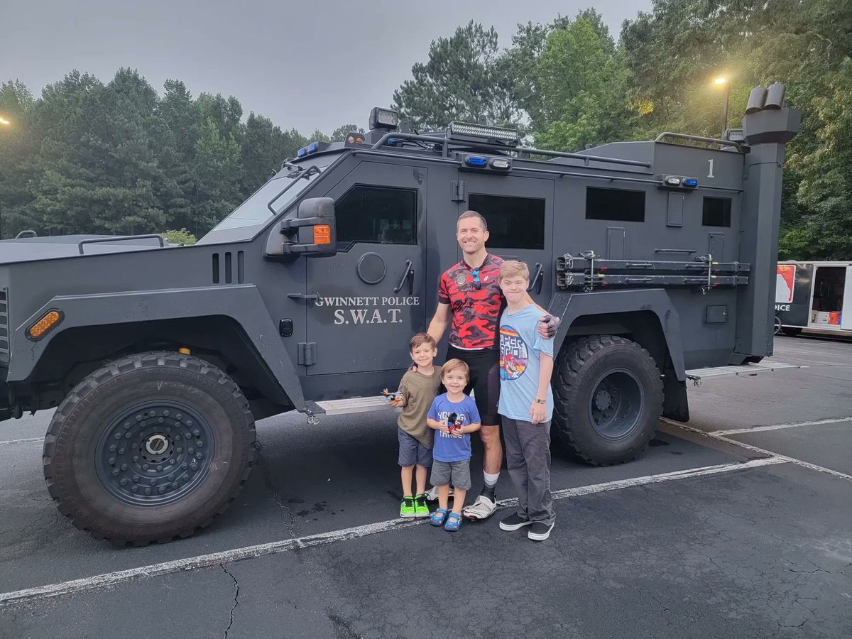 GwinnettPd's tweet photo. Chief of Staff Jason Rozier took part in the 16th Annual Operation One Voice Honor Ride to benefit fallen and wounded Special Forces soldiers and their families.
#GwinnettPD #Police #OperationOneVoice https://t.co/4kMzPegadR