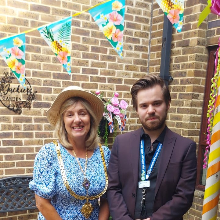 QuantumCareLtd's tweet photo. Beane River had a fun-filled luau with the residents' families and even the Mayor of Hertford couldn't miss the opportunity for some hawaiian fun 💙💃
#BeaneRiverView #Hertford #ElderlyCare #QuantumCare #NotForProfit #Herts https://t.co/1kV9tofVAG