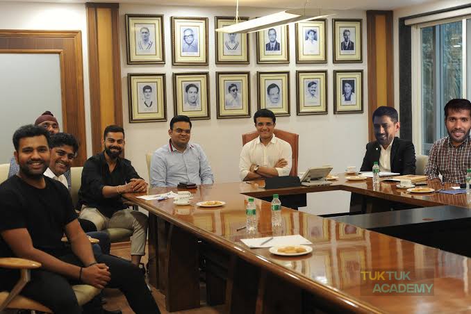 TukTuk_Academy's tweet photo. Pant is selected for T20i worldcup squad yet again 😎
Talk about our influence in the selection of Indian team 😎 #T20WorldCup2022 https://t.co/dWurs9fFZN
