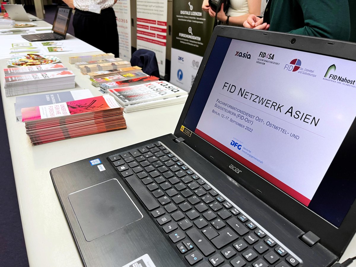 CrossAsia's tweet photo. Ab heute ist @CrossAsia auf dem diesjährigen #dot22 bis Ende der Woche mit dem FID Netzwerk Asien an einem bunten Info-Tisch vertreten! Mit uns am Stand: @FID4SA @menalib @FID_Ost Kommen Sie zahlreich! https://t.co/NStgeSBUTQ