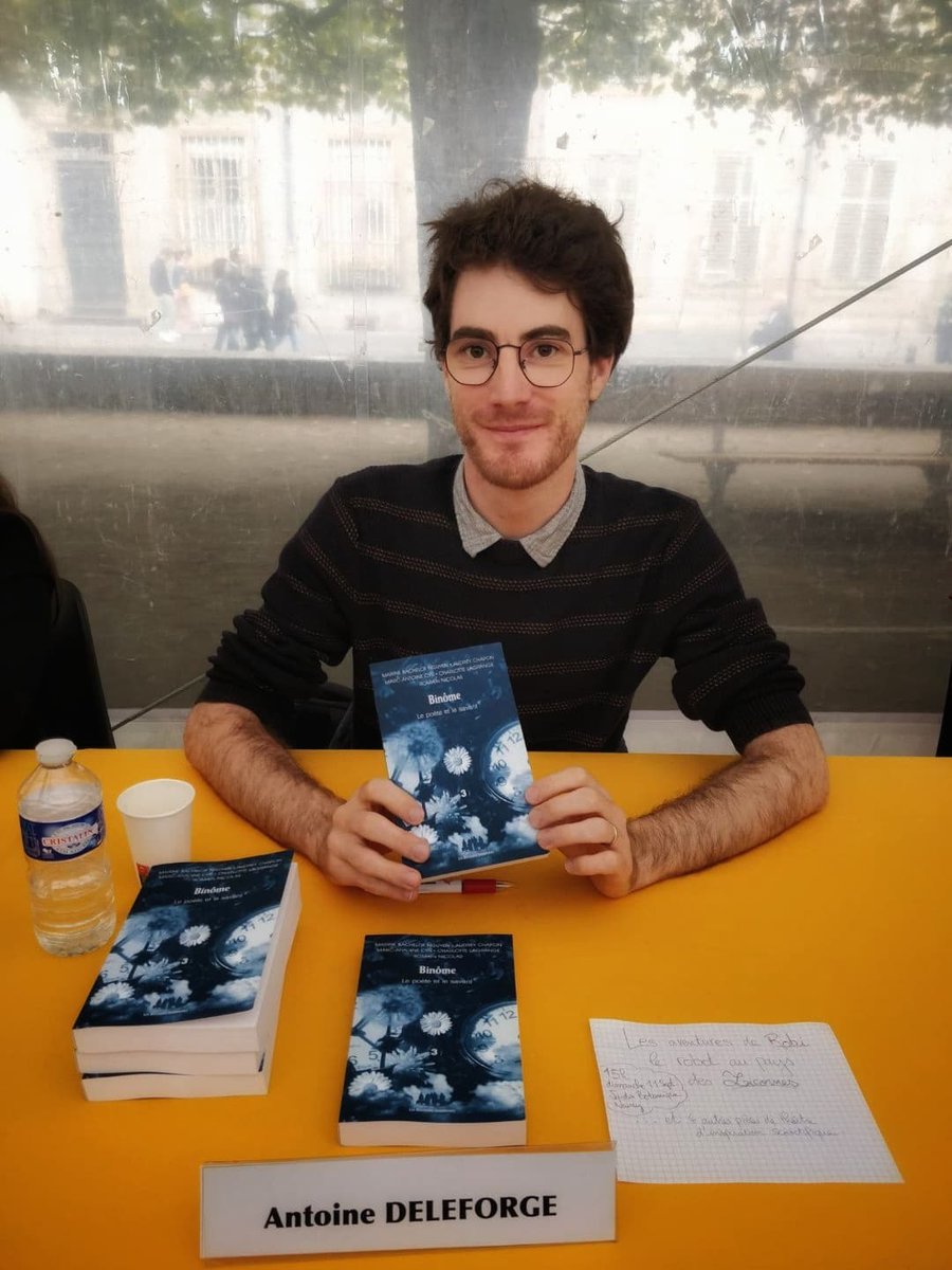 Inria_Nancy's tweet photo. 📖 #ScienceSurlaPlace Premières dédicaces ce weekend pour @AntoineDelefor1, chercheur @Inria @labo_Loria, personnage principal de #DroneControl ! @Livresurlaplace @lessensdesmots
💡 Vous souhaitez découvrir l'ouvrage associé à la pièce ? C'est ici : https://t.co/IlbnS81B5K https://t.co/WQHRSIfVUa