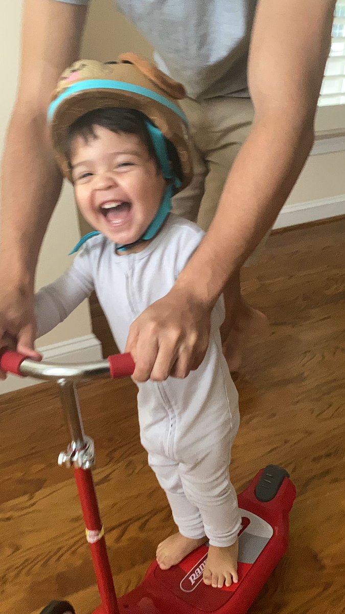 Mi día es mágico con su sonrisa! Tanto que agradecer por ello . Por eso a seguir luchando por un futuro mejor. Se lo merecen. Es nuestra obligación