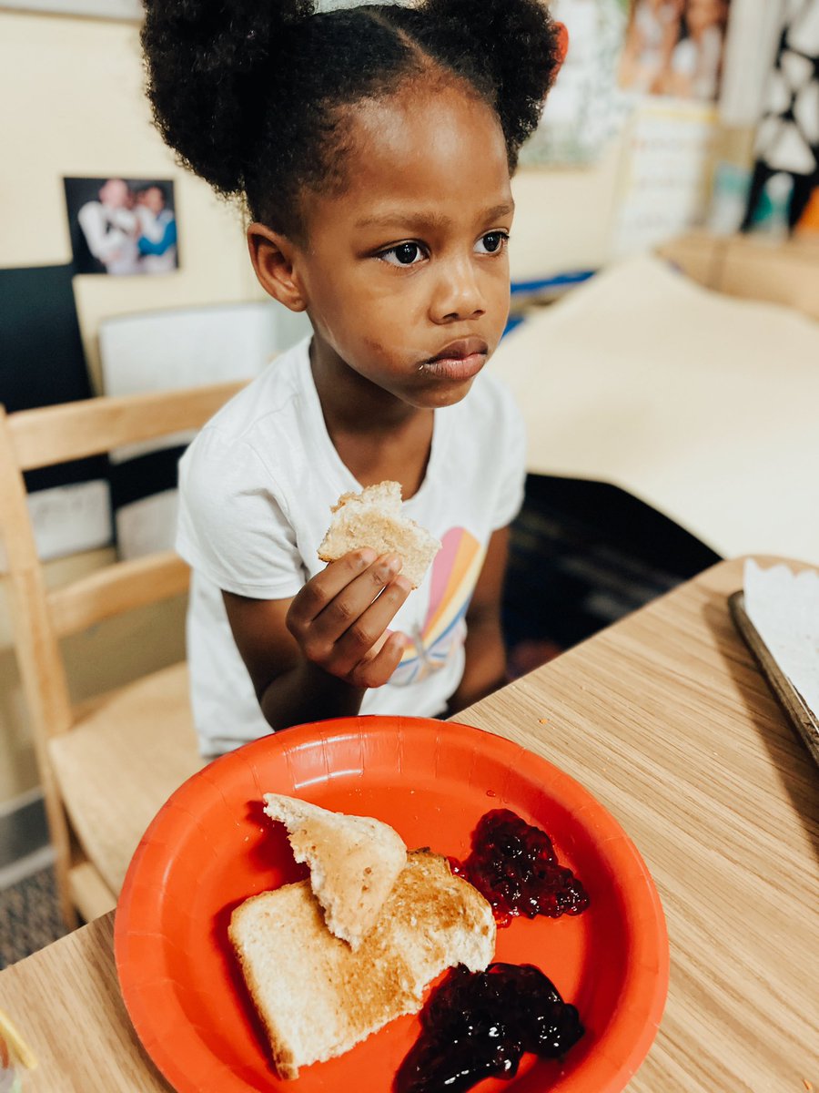 RCPS_EarlyLearn's tweet photo. Taste testing our homemade butter ๐ง.
#prek #ediblefun #homemadebutter #dph #pat #cookinginclass https://t.co/faAUSD5Zeo