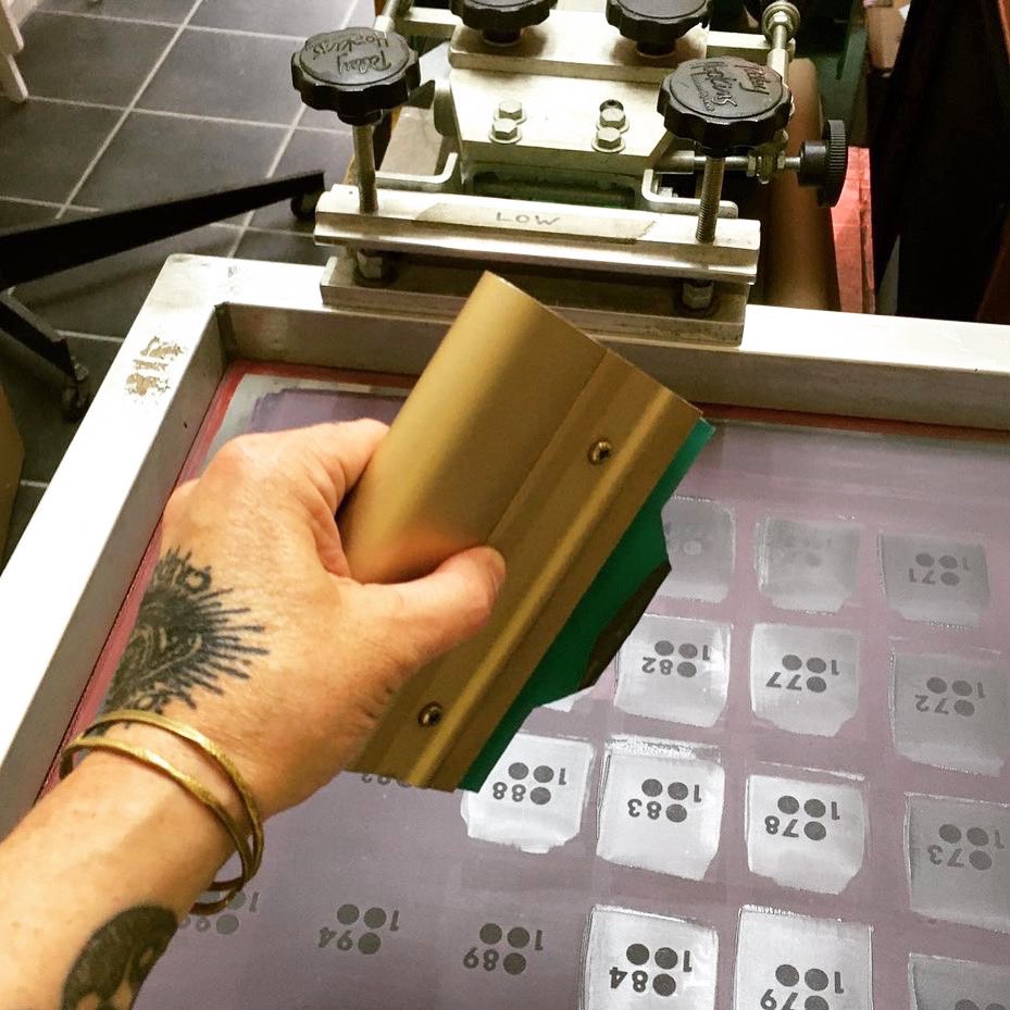 weare1of100's tweet photo. Xander releasing Tiny Steve* to knock out some individual numbers for our Limited Editions. ππ
*Tiny Steve is the name of this little squeegee
#screenprinting #screenprint #tinysteve #squeegee #tshirtprinting https://t.co/Ssz0bdXBHn