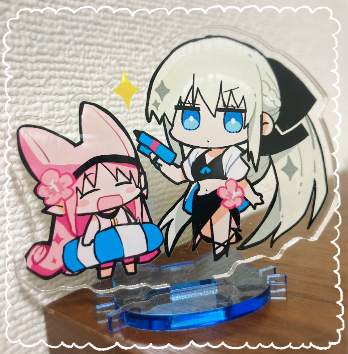 モルガン(Fate) 「【頒布物に関するお知らせ】グッズセットの『夏のハベモルアクリルスタンド』に関して」|塩葛餅のイラスト
