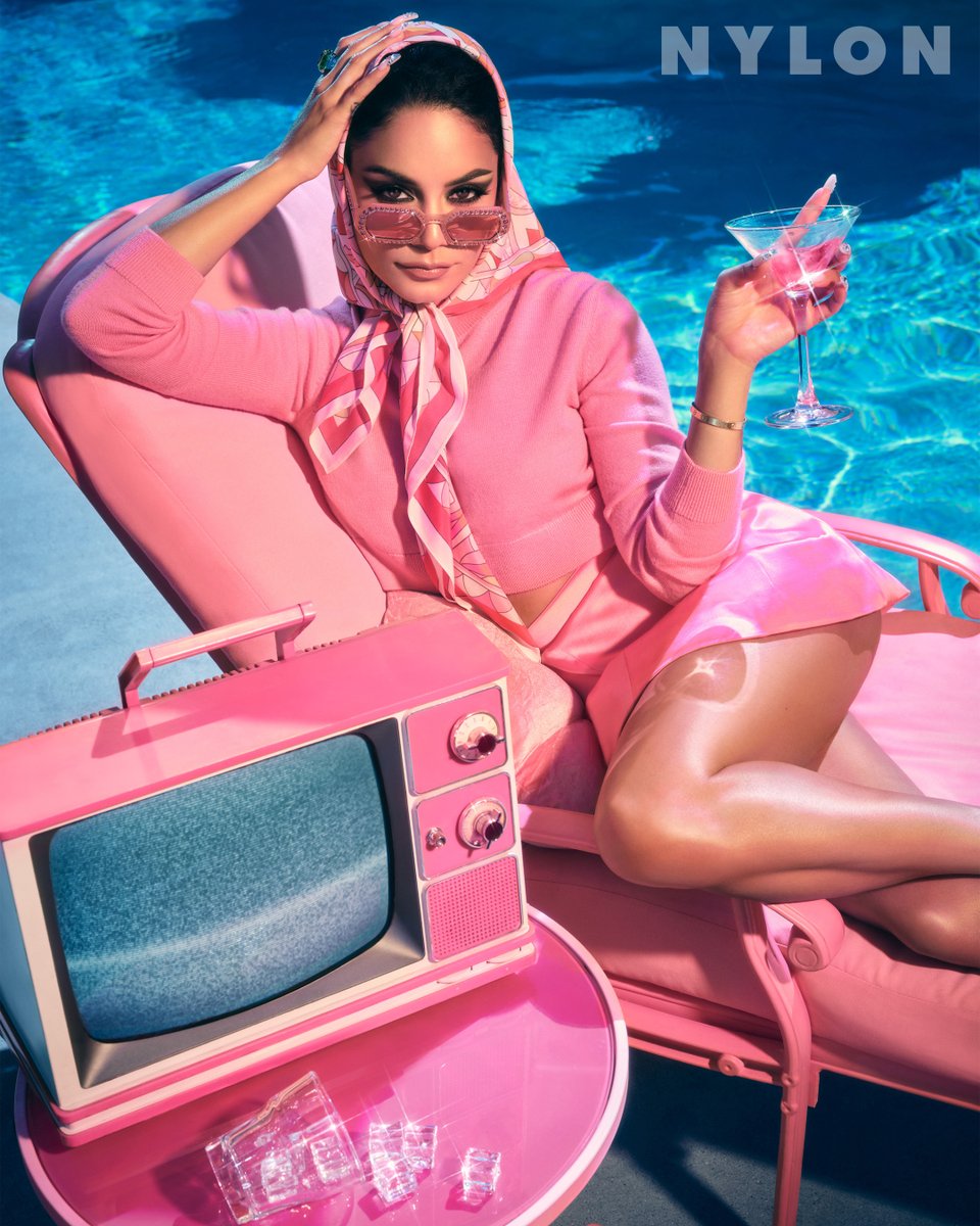 NylonMag's tweet photo. “I realized how much of myself I gave away to others, when what I actually was giving away and turning off pieces of myself,” @VanessaHudgens says on the topic of her two long, life-changing relationships. “When you get older, the sexier boundaries are.”
https://t.co/sduXh6HDqd https://t.co/HEAAli6zLU