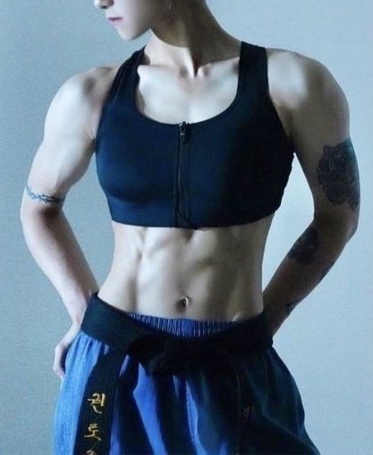 LavenderArtiste's tweet photo. [#WriterNotes]

//For reference, this is prettt much describes what Ronnie's toned body looks like nowadays. https://t.co/Zgs3VOGSDI
