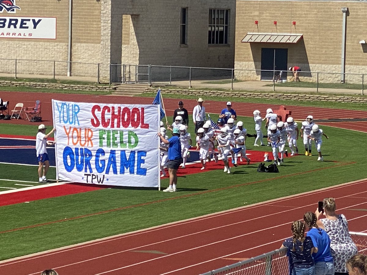jaggermartin13's tweet photo. 🏈 is back, baby! #TPW https://t.co/5NDrDa42TQ