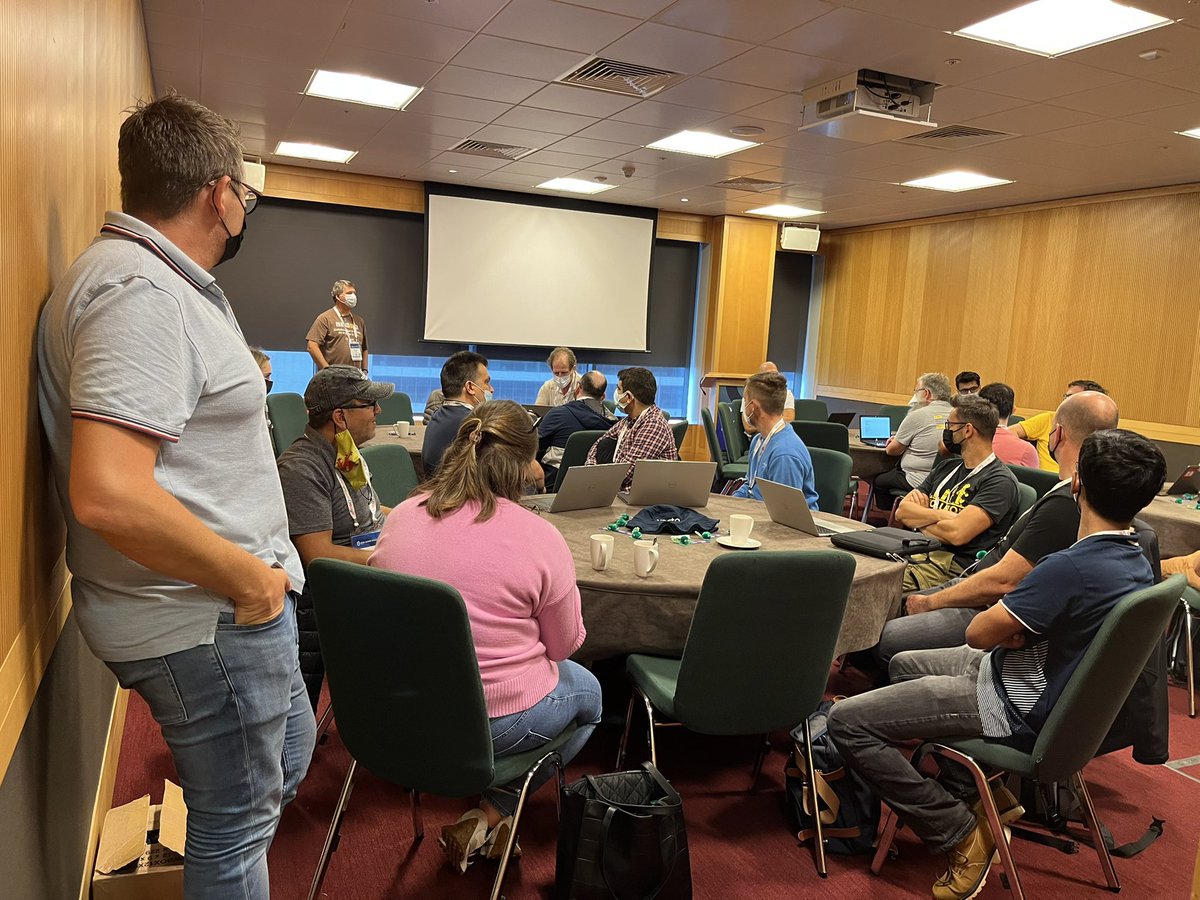 yoctoproject's tweet photo. The Hands-On is kicking off, and 10 minutes in we’re already getting at the good technical stuff! https://t.co/toCHb0tG7n