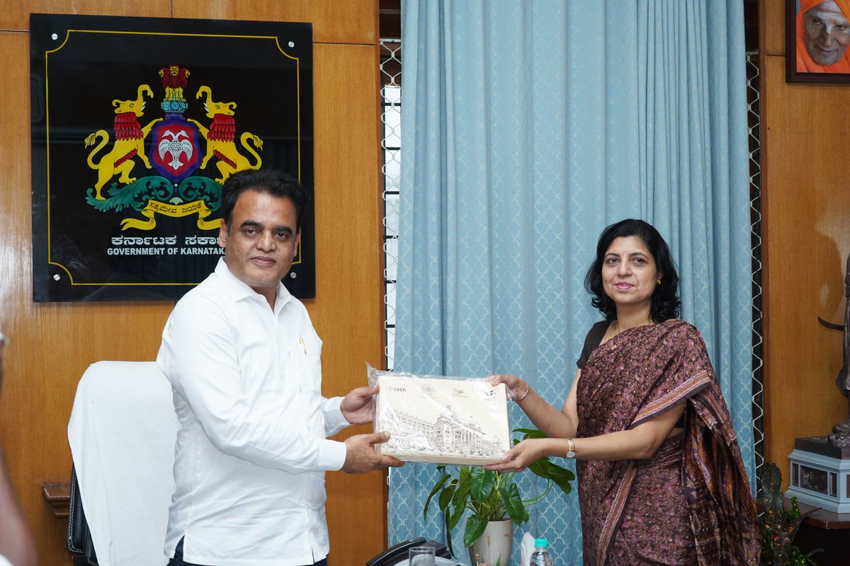 drashwathcn's tweet image. Happy to announce that @DellTech now inks MoU with @CySecKCoE to promote Cybersecurity Ecosystem in Karnataka.

@DellTech through “Tech for Social Good” initiatives will roll out interactive courses on cyber hygiene best practices for students, SMEs, and government functionaries.