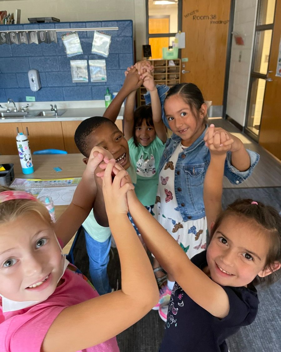 The Positivity Project features teamwork as an important character strength for these <a href="/ThinkMBE/">ThinkMBE</a> first graders. #RCSpride