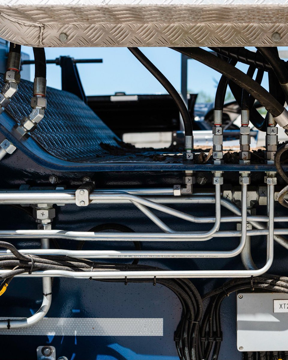 IQRsystems's tweet photo. Industrial Quality hydraulic pipe work.

#iqrsystems #flexhammer  #recyclingequipment #wastesolutions #recyclingmachine #wasterecycling  #mobilecrushing  #wastetoenergy #recyclingsolutions #energyfromwaste #smartrecycling #pipework  #industrial #industrialphotography https://t.co/R0Wnkhlf02