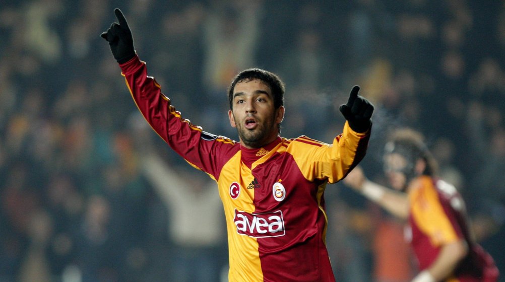 BenjaminGalaa's tweet photo. Saha dışı olayları eleştirilir ama ne oynadığı futbola,ne kariyerine,ne de Galatasaray sevgisine laf edilir. Yolun açık olsun kaptan yeni hayatında başarılar.
Türk futbolundan Arda Turan geçti
 #Galatasaray https://t.co/Ff3doY4TIj