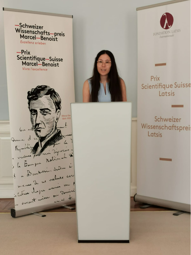 Matthias Egger (@eggersnsf) on Twitter photo The Swiss National Science Foundation <a href="/snsf_ch/">Swiss National Science Foundation</a> is honoured to help choose the winners of the Swiss Science Prizes.
And the 2022 winners are .... <a href="/UrsiKeller/">Ursula Keller</a> of <a href="/ETH_en/">ETH Zurich</a> and <a href="/KNVokinger/">Kerstin Noëlle Vokinger</a> of <a href="/UZH_en/">University of Zurich</a>.
Wonderful, congratulations!
#MarcelBenoist #Latsis The Swiss National Science Foundation <a href="/snsf_ch/">Swiss National Science Foundation</a> is honoured to help choose the winners of the Swiss Science Prizes.
And the 2022 winners are .... <a href="/UrsiKeller/">Ursula Keller</a> of <a href="/ETH_en/">ETH Zurich</a> and <a href="/KNVokinger/">Kerstin Noëlle Vokinger</a> of <a href="/UZH_en/">University of Zurich</a>.
Wonderful, congratulations!
#MarcelBenoist #Latsis