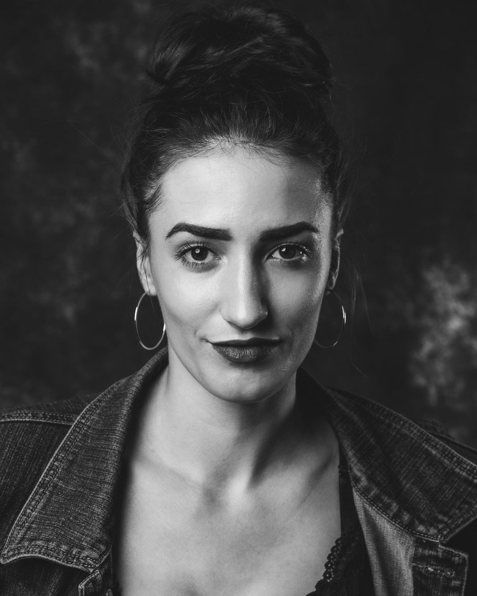 ms_portraits's tweet photo. #sesjakobieca #fotografiaportretowa #brunettegirl 
#headshotphotography #portraitamazing #polskafotografia #kobiecasesja 
#amazingphoto #portrait #sesjazdjeciowa #sesjastudyjna #modelka
 #modelki #portraitperfection  #polskadziewczyna #portraiture #portrety #portretkobiety https://t.co/3T3SRRiJ3b
