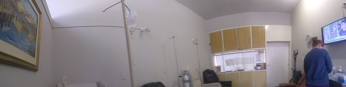 luisramos1366's tweet photo. Volviendo a ésta sala de oncología. La verdad que es un lujo, me cuidan , me miman. Gracias a todas las chicas que están acá y al equipo médico. https://t.co/fUdTOpfeZH