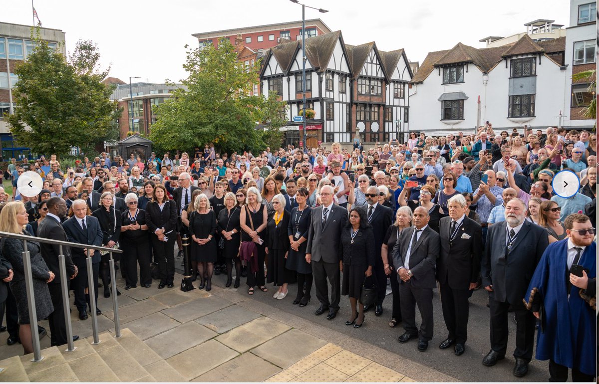 RBKingston's tweet photo. There was a remarkable turnout outside at the Guildhall yesterday. Council members and residents gathered to hear Proclamation of the Accession of King Charles III read by the Mayor of the Royal Borough of Kingston. https://t.co/CBURlQzxol