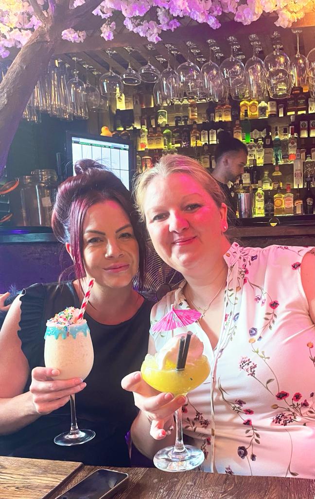 jemgozza's tweet photo. Happy birthday to my beautiful, amazing friend @amyloubirkett ❤ We adore you baby girl. Had such a fab weekend of celebrations with you and Dawnie. We hope you have a super day today and get totally spoilt. Love you forever and always xx https://t.co/mIFmWMSpQ6